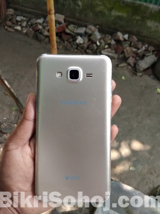 Samsung Galaxy J7 Good Condition
